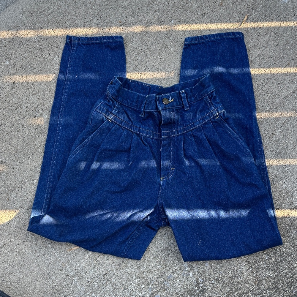 Vintage High-Waisted Lee Pleated Blue Jeans
